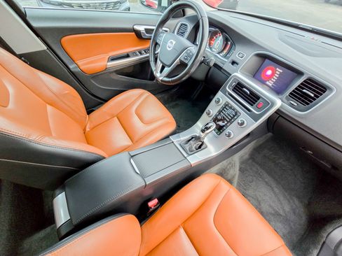 Used 2018 Volvo S60 T5 Inscription image 27