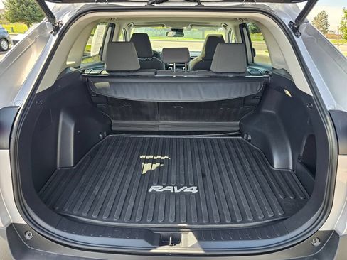 Used 2022 Toyota RAV4 XLE w/ Convenience Package AWD/4WD image 28