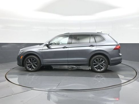 Used 2023 Volkswagen Tiguan SE AWD/4WD image 4