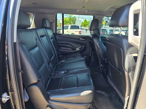 Used 2015 Chevrolet Suburban LS RWD image 23