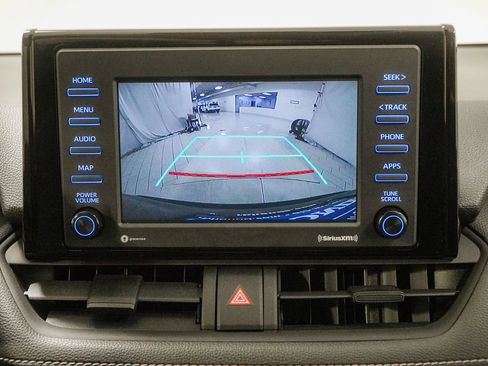 Used 2020 Toyota RAV4 XLE w/ Convenience Package image 31