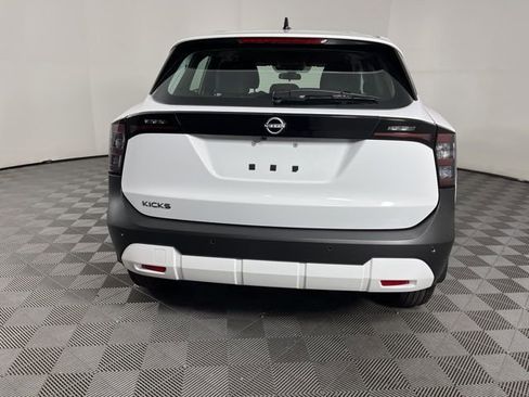 Used 2026 Nissan Kicks S image 9
