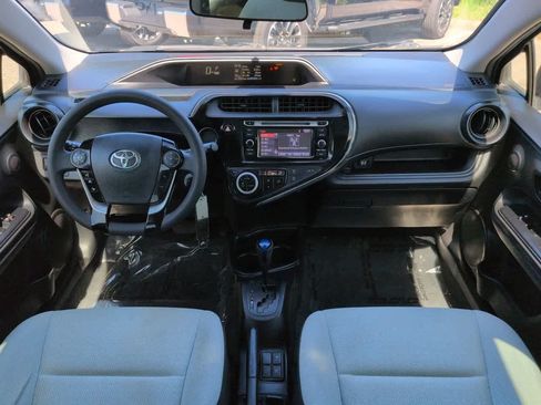 Used 2018 Toyota Prius C One FWD image 14