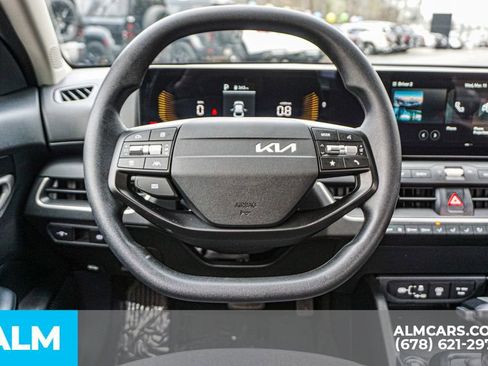Used 2025 Kia K4 LXS image 28