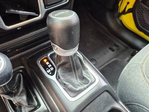 Used 2024 Jeep Gladiator Sport AWD/4WD image 22