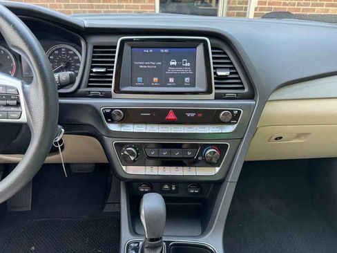 Used 2019 Hyundai Sonata SE FWD image 13