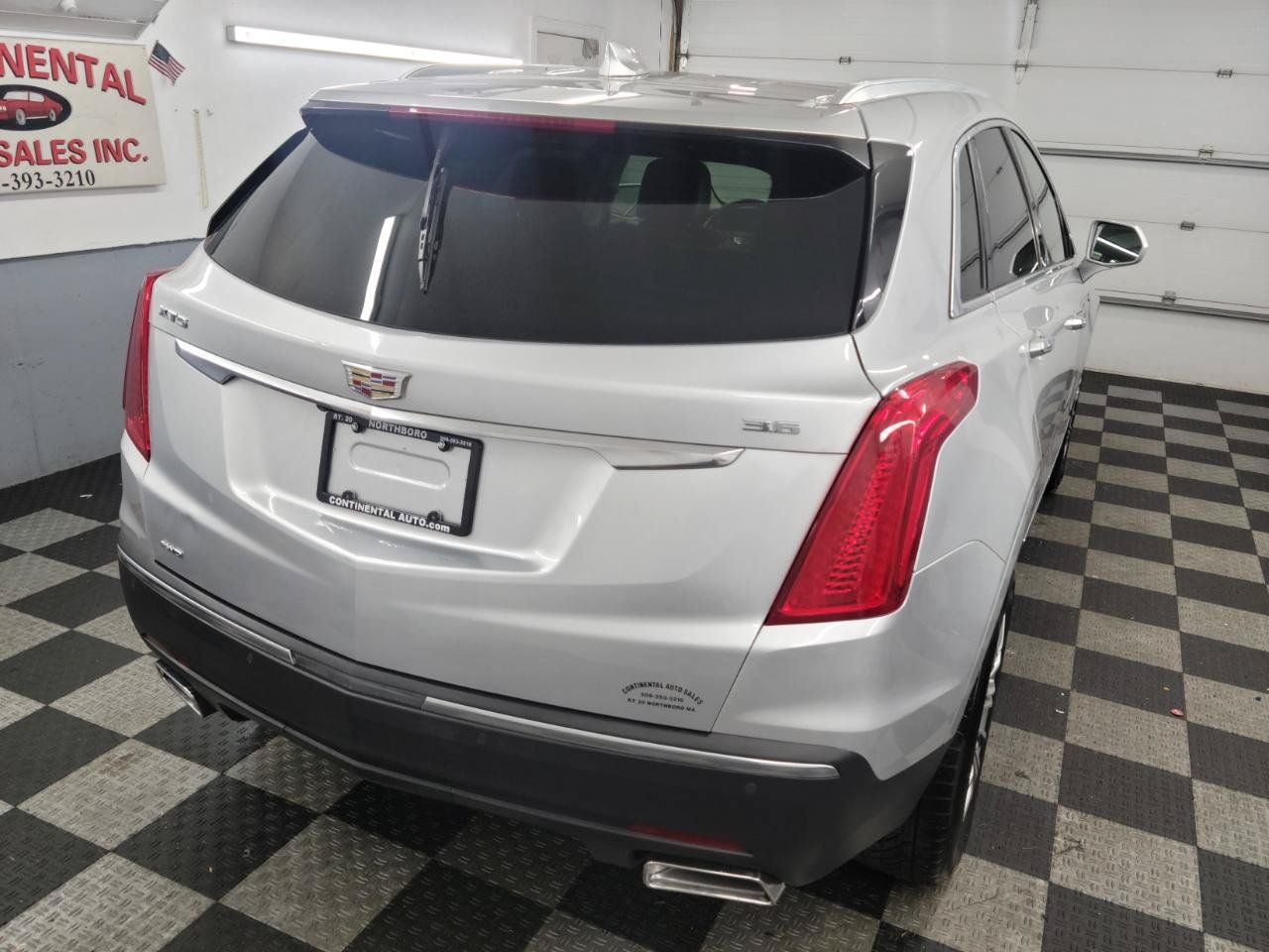 Used 2018 Cadillac XT5 Luxury w/ Driver Awareness Package AWD/4WD image 6