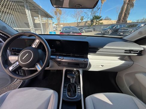 Used 2025 Hyundai Kona SEL image 33