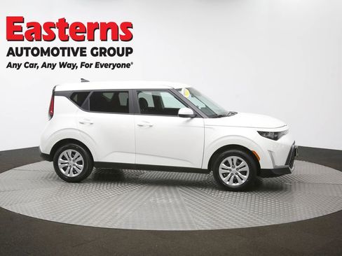 Used 2025 Kia Soul LX FWD image 46