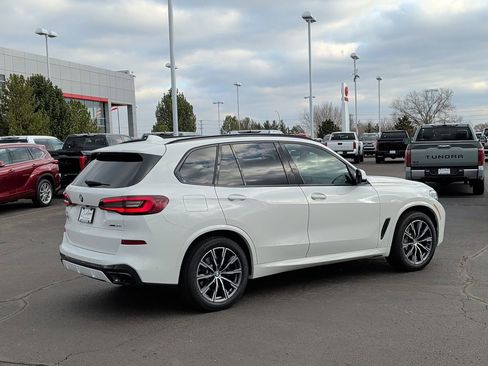 Used 2022 BMW X5 xDrive40i w/ M Sport Package image 4