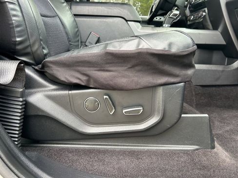 Used 2015 Ford F150 XLT w/ Equipment Group 302A Luxury image 38