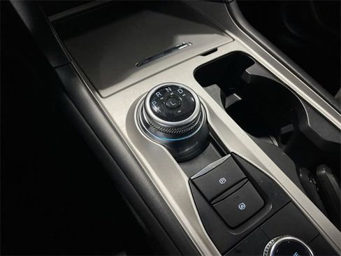 Used 2023 Ford Explorer XLT image 24