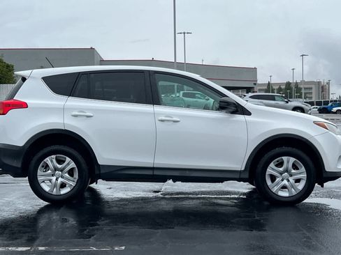 Used 2015 Toyota RAV4 LE image 6