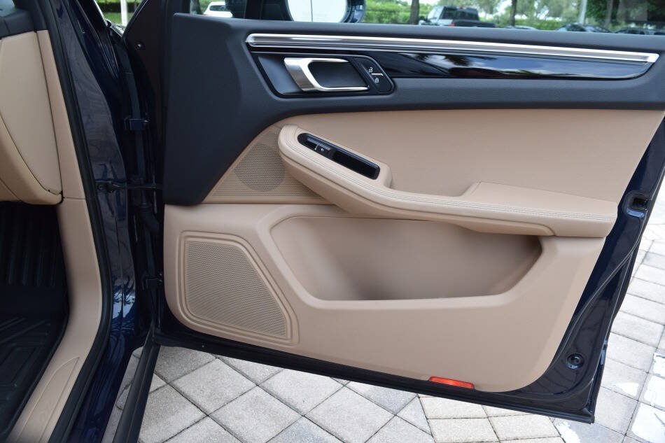Used 2019 Porsche Macan AWD/4WD image 76