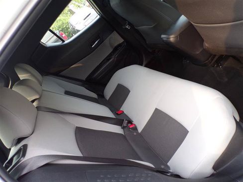 Used 2019 Toyota C-HR XLE FWD image 22