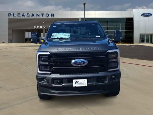 New 2026 Ford F250 Platinum w/ FX4 Off-Road Package image 8