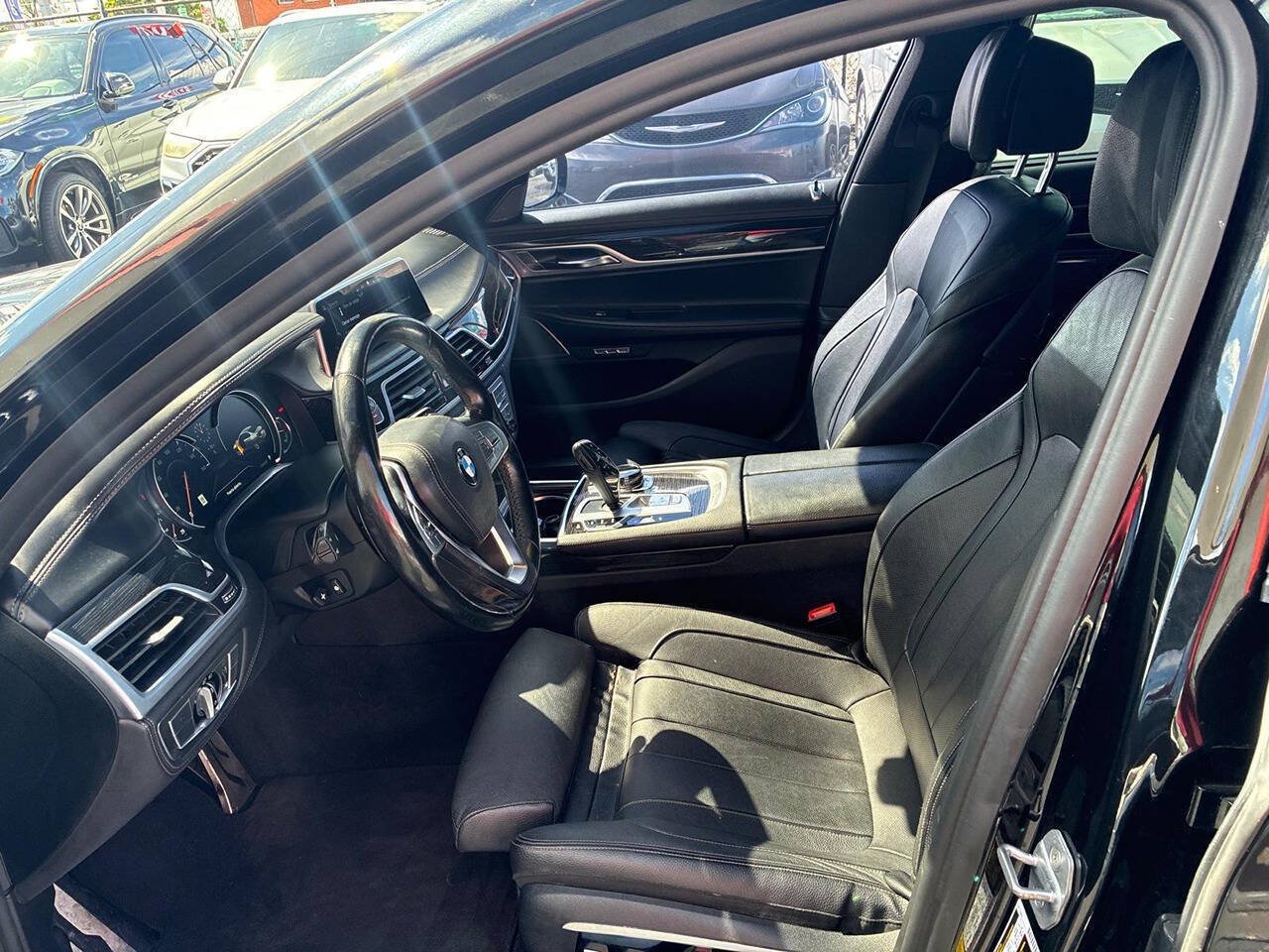 Used 2017 BMW 740i RWD image 3