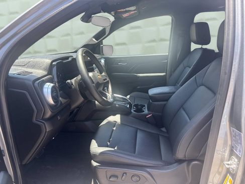 Used 2024 Chevrolet Colorado LT w/ LT Convenience Package III RWD image 10