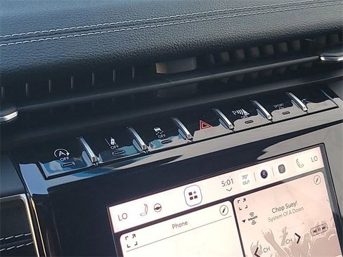 Used 2022 Jeep Grand Cherokee L Limited w/ Black Appearance Package image 40