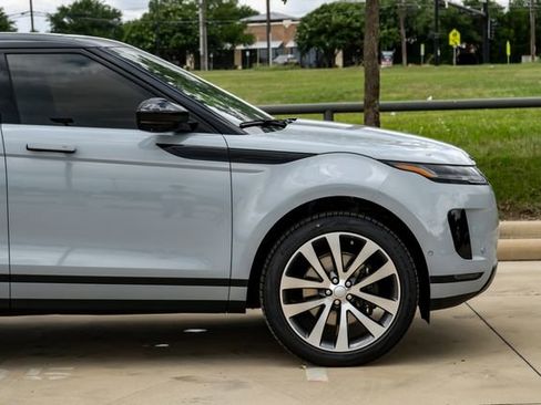 New 2026 Land Rover Range Rover Evoque S AWD/4WD image 9