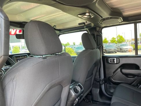 Used 2023 Jeep Gladiator Sport AWD/4WD image 26