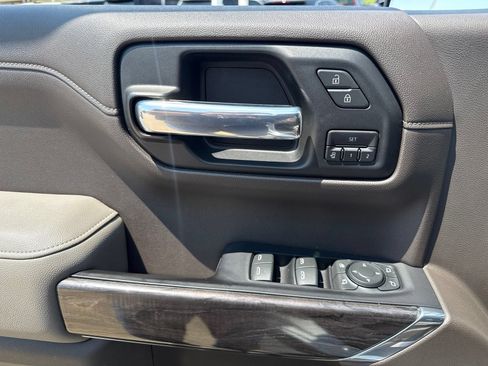 Used 2019 Chevrolet Silverado 1500 LTZ w/ LTZ Premium Package AWD/4WD image 16