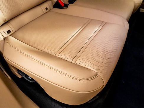 Used 2022 Porsche Cayenne S image 39