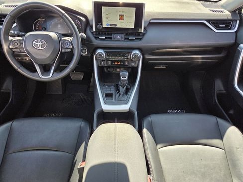 Used 2023 Toyota RAV4 XLE Premium image 8