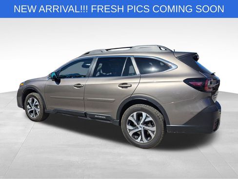 Used 2022 Subaru Outback Limited image 4