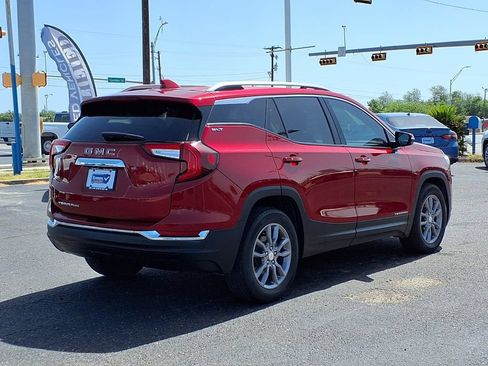 Used 2024 GMC Terrain SLT FWD image 7