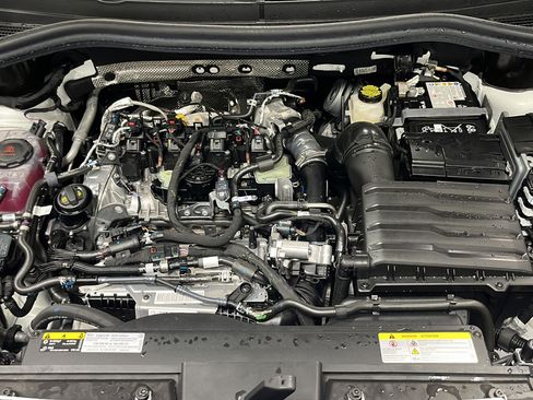 Used 2026 Volkswagen Tiguan SEL R-Line AWD/4WD image 28