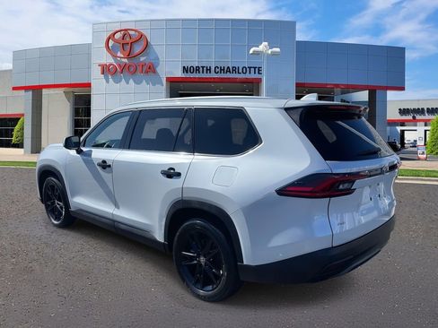 Used 2025 Toyota Grand Highlander AWD image 8