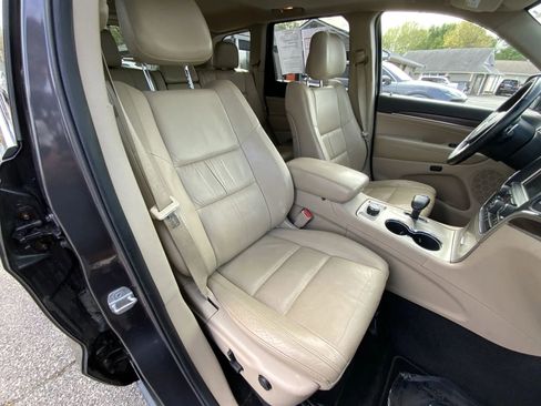 Used 2014 Jeep Grand Cherokee Limited w/ Trailer Tow Group IV AWD/4WD image 26