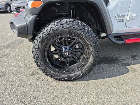 Used 2018 Jeep Wrangler Unlimited Sport S AWD/4WD image 13
