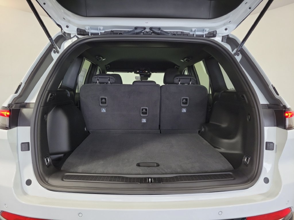 New 2026 Jeep Grand Cherokee Laredo RWD image 24