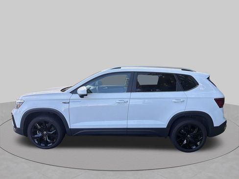 Certified 2023 Volkswagen Taos SE w/ Black Wheel Package FWD image 3