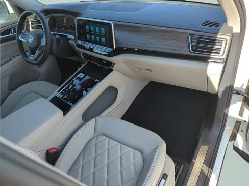 New 2026 Volkswagen Atlas SEL Premium R-Line image 17