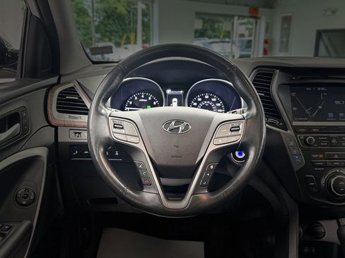 Used 2018 Hyundai Santa Fe AWD w/ SE Ultimate Tech Package 03 image 19