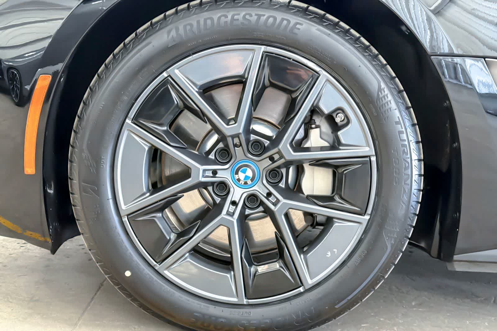 Used 2023 BMW i4 eDrive35 w/ Premium Package RWD image 26
