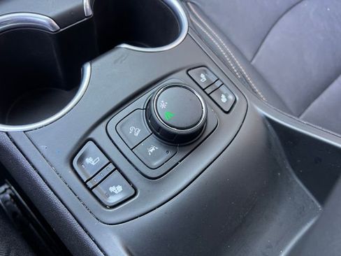 Used 2021 GMC Terrain SLT w/ Elevation Edition image 29