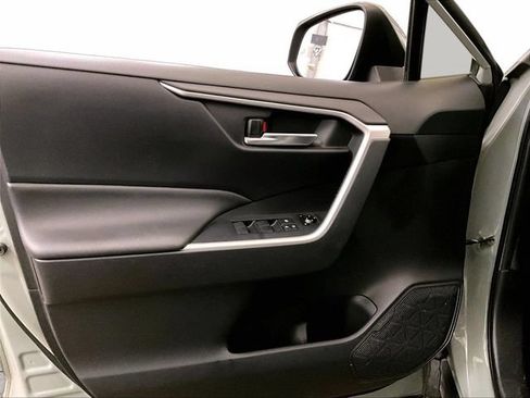 Used 2019 Toyota RAV4 XLE w/ Convenience Package AWD/4WD image 23