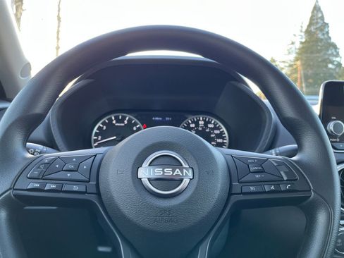 Used 2025 Nissan Sentra S image 25