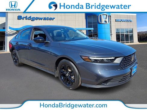 Used 2025 Honda Accord SE image 1
