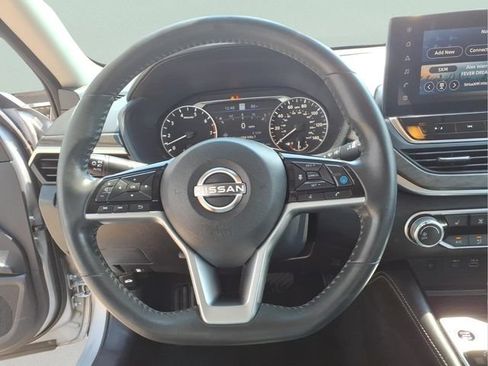 Used 2023 Nissan Altima 2.5 SV w/ SV Premium Package FWD image 15