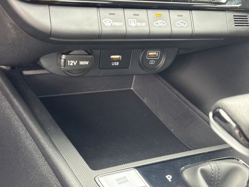 Used 2023 Hyundai Elantra SEL image 33