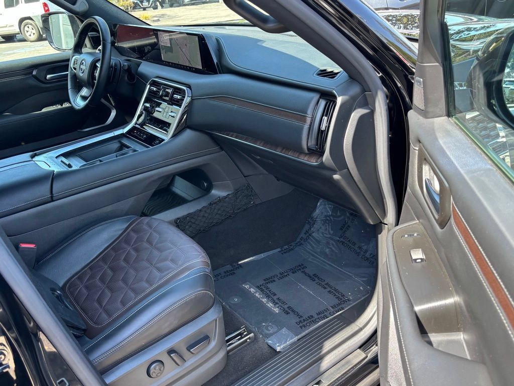 Certified 2025 Nissan Armada Platinum w/ Convenience Package RWD image 33