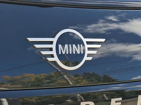 Used 2025 MINI Cooper 2-Door Hardtop image 30