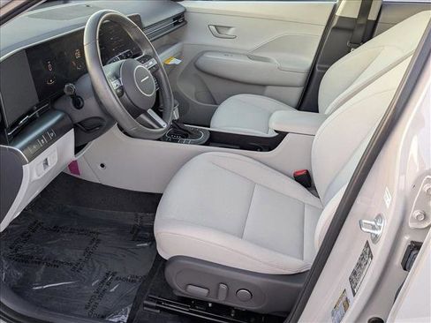 Used 2025 Hyundai Kona SEL FWD image 15