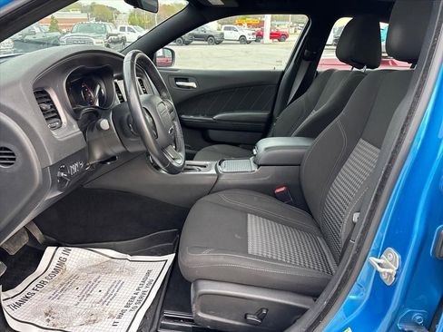Used 2023 Dodge Charger SXT w/ Blacktop Package image 12