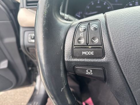 Used 2013 Lexus LS 460 w/ Comfort Pkg image 17